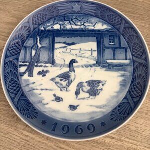 Royal Copenhagen 1969 Old Farmyard